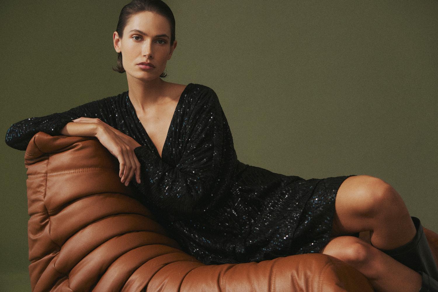 VISELIA Dress - Black